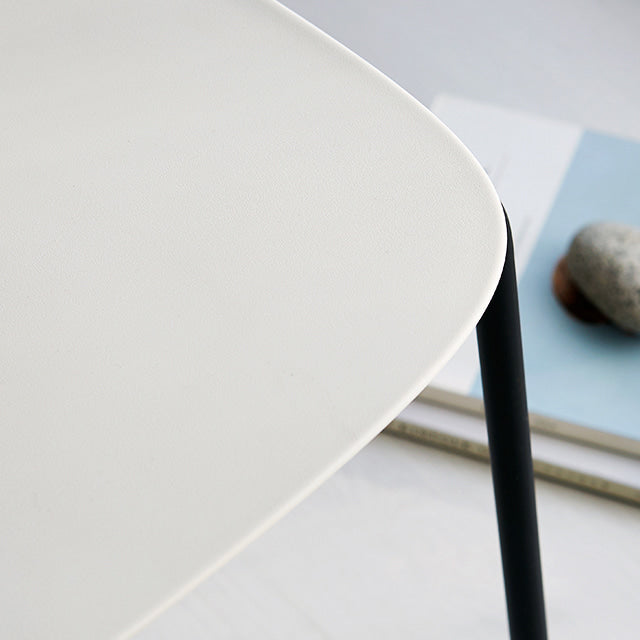 LOLA スタッキングチェア