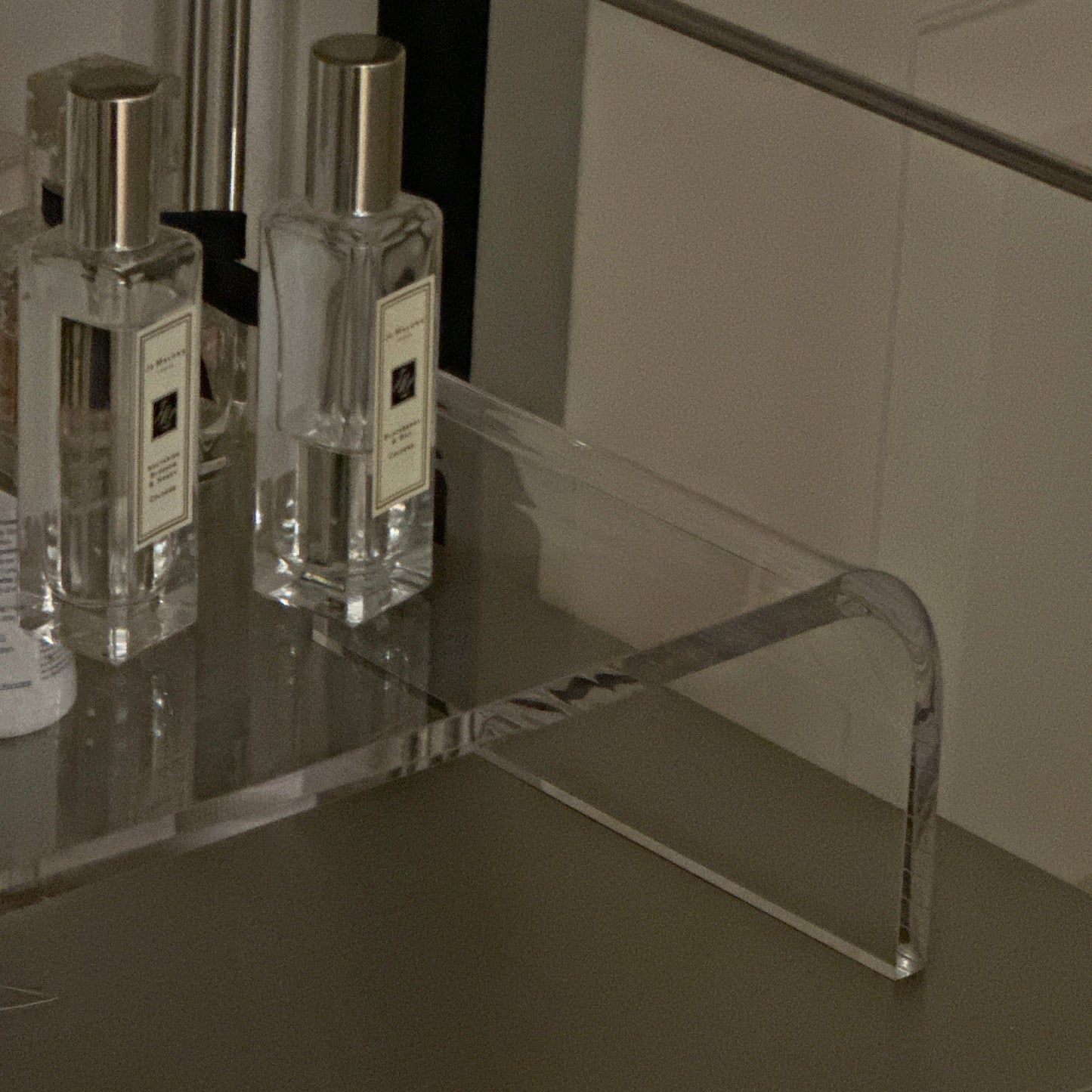 アクリルモニタースタンド|PCスタンド